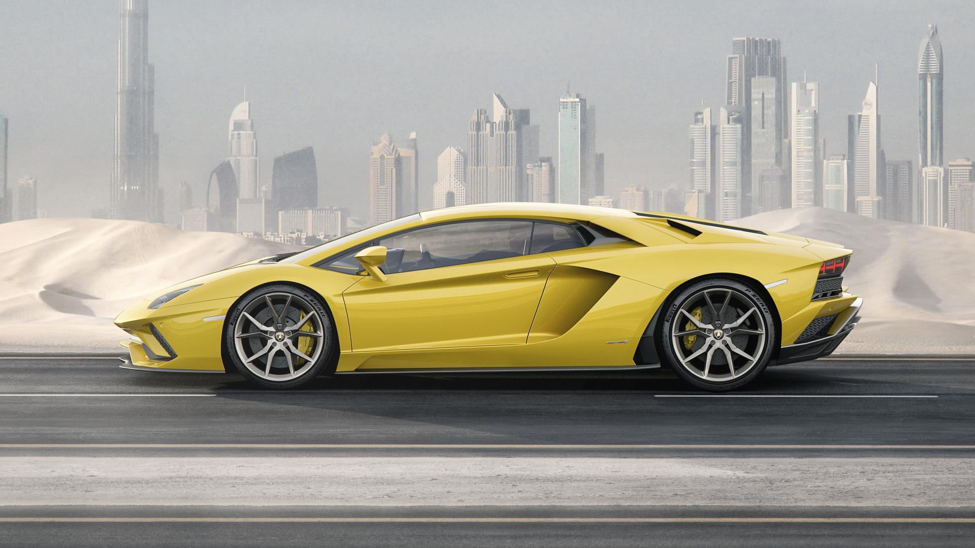 Lamborghini Aventador S Coupe Unveiled With 730 Horsepower